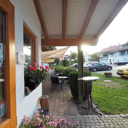 게스트하우스 Landgasthof Zum Schwarzen Grat 이스니임알가우