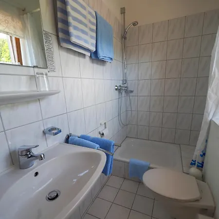 게스트하우스 Landgasthof Zum Schwarzen Grat 이스니임알가우